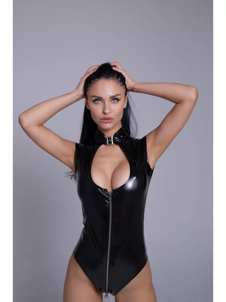 Mila's Body z lakierowanej skóry