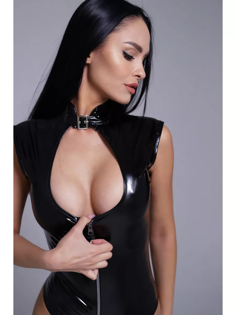Mila's Body z lakierowanej skóry