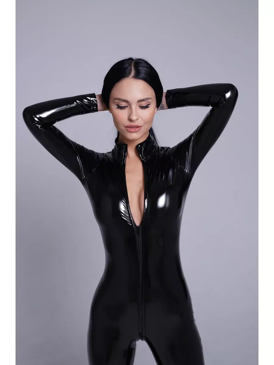 Tess's Body z lakierowanej skóry